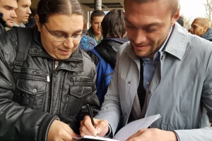 Stojke presekao red, Iliev kao rok zvezda!