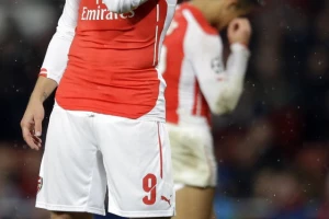 Podolski nezadovoljan, zahteva razgovor s Vengerom