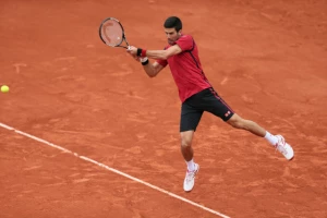 Berdih stara mušterija, Novak u polufinalu!