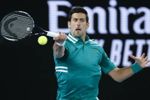 Novak oči u oči sa Vilanderom: ''Šta su uradili sa ovom podlogom?''