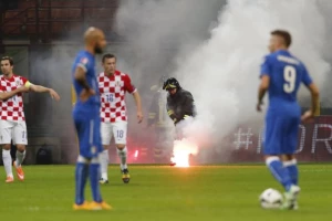 Jedna zastava za sve tribine stadiona!