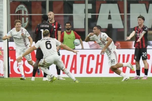 Pavlović pogađao uzalud, najjači fudbaler Serije A i makazice šokirale Milan, Gasp upalio rimsku mašinu!