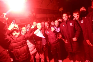 Fešta u Novom Pazaru - Lalatović i igrači dočekani bakljama