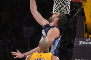 "Aspirindžija" leči Alegrijeve glavobolje!