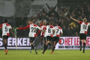 Ajaks nastavlja poteru za Fejenordom