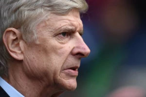 Arsenal zabranio transparente protiv Vengera