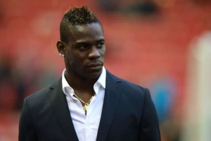 Baloteli - Pre rasizma, vodka i šampanjac!