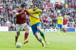 Elmander okačio kopačke o klin