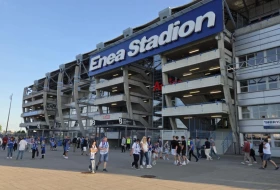 UŽIVO - "Delije" stigle na stadion u pratnji policije, Lehova "braća" u crveno-belom na tribinama!
