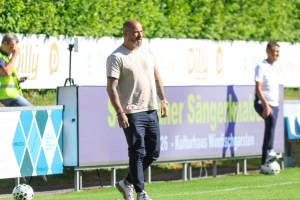 (VIDEO) Stanković u stilu Simeonea, ljut na igrače: "Ovako se ne igra za Zvezdu!"