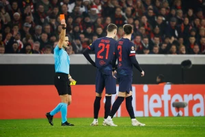 Ratkov pocrveneo, ludnica u Bukureštu, silni Fener i Roma, novi lider Lion!