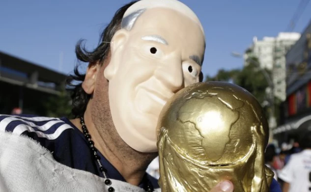 Beta/AP Photo/Thanassis Stavrakis