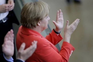 Umešala se frau Merkel, novi datum nastavka Bundeslige!