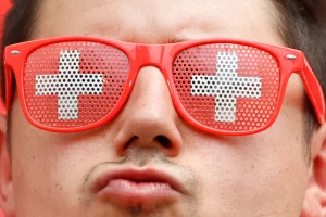 Srbin "pojeo skakavce" u sred Ciriha