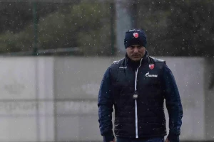 "Padobranac" na treningu Zvezde, "crveno-bele" posetila svetska fudbalska legenda!