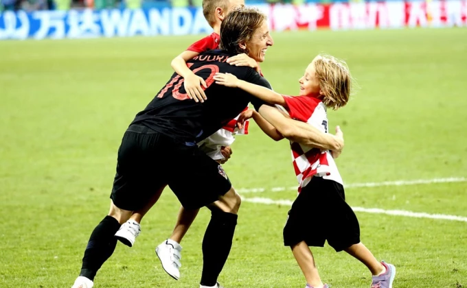 Sportske.net - Očevim stopama, Ema Modrić osvojila trofej sa Milanom!