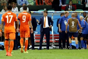 Kanavaro: ''Nezahvalni Van Gal''