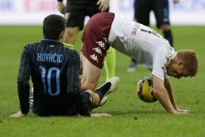 Meksikanac grize kao Suarez!