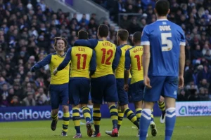 Arsenal pobedio u uzbudljivom meču, prošli i Vila i Vest Hem