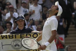 Brži od mraka, jači od Hačanova! Novak u četvrtfinalu!