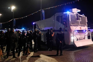 Francuska policija kontroliše ruske navijače, zaustavljen autobus ka Lilu