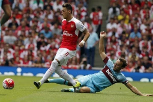 Ozilova majstorija oduševila navijača Kristal Palasa!