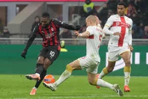 Ludnica na San Siru, Milan umalo srušilo njegovo dete, De Rosi će žaliti za čitavim plenom!