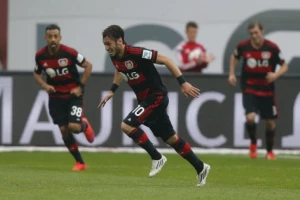 Čalhanoglu opet "bombardovao" iz slobodnjaka!