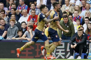 "Tobdžije" srušile palatu!