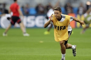 Ozil ponovo demonstrirao humanost