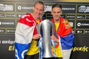 Srbin i Hrvat zagrljeni pod zastavama proslavili titulu AEK-a!