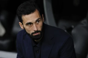 Embape u avionu za Lisabon, Arbeloa ima dve dileme, ko sve napada Murinja?