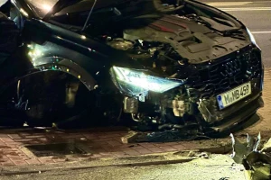 Baloteli slupao auto od 100.000 evra, ali prošao bez povreda