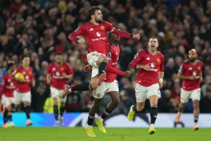 Fudbalska čarolija u "Teatru snova" - Junajted i Bornmut srušili minut o "nefudbalskom ponedeljku"