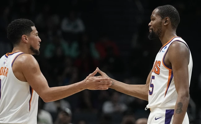 AP Photo/Chris Carlson)