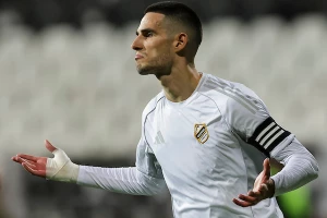 Raspucani Tedić utišao "Čair", Čukarički preživeo mrak i slomio Radnički