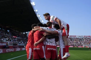 Đirona sa igračem manje do prve pobede, četvrti poraz Valensije