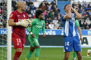 Dmitrović blistao, pa primio gol sa 25 metara u finišu - Remi Alavesa i Leganjesa