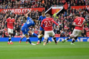 Benitezove "karamele" pojedene na "Old trafordu" 