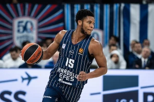 Lojdu i Doužeru se "skratila ruka" - Efes prosuo plus 18 protiv Fenerbahčea