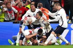 Čudesni Šmajhel, VAR i sumnjiv penal - Engleska je u finalu posle 55 godina!