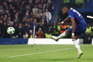 Popusti u Čelsiju, Junajted ovo ne propušta?