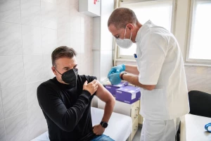 Stanojević i fudbaleri primili treću dozu vakcina 