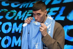 ZVANIĆNO - Ratkov zadužio dres Lacija!