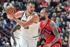 Jokić nepogrešiv iz igre u srpskom derbiju, Jović flertovao sa tripl-dablom!