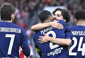 Hakimi kao Redži Miler, sigurni su samo smrt i pobeda Parižana na "Le Bleu"