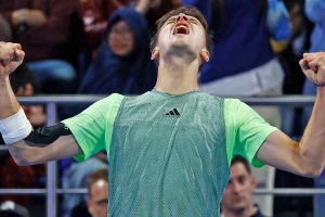 Tenis dobija novu zvezdu - Anonimni Čeh šokirao petog igrača sveta!