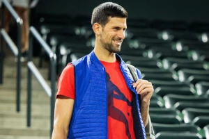 Novak posle betona, trenirao bos na travi pred start Indijan Velsa