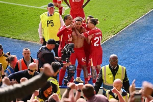 "Grešnik" Arnold još uvek živi za Liverpul, bura emocija u Lesteru, "lisice" odoše u Čempionšip!