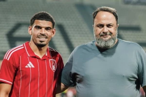 Kad vlasnik lično spreči transfer - Forest besan na Totenhem: "Kako su znali?"